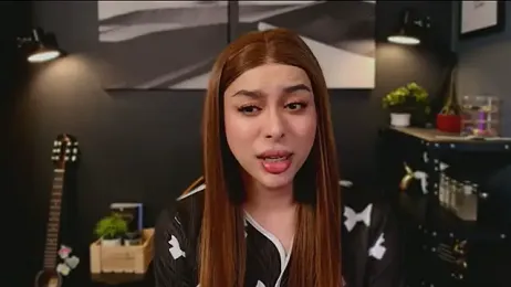 callmeLUNA webcam model stream image