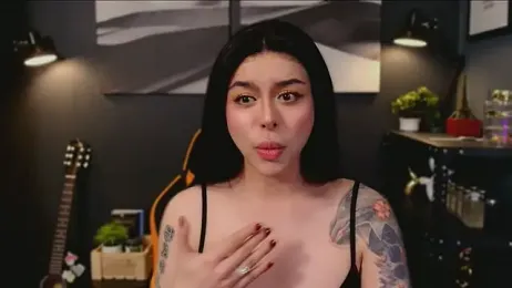 callmeLUNA webcam model stream image