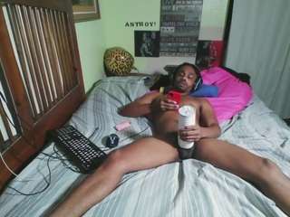 petetyn webcam model stream image