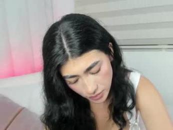 1m_emily webcam model stream image