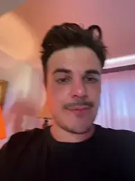 Millennialcum webcam model stream image