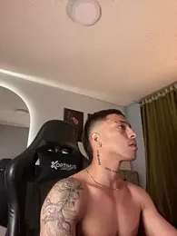 SavageBond_ webcam model stream image