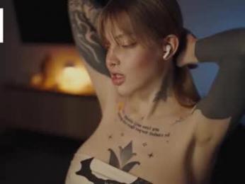 mileeena webcam model stream image