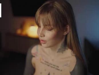 mileeena webcam model stream image