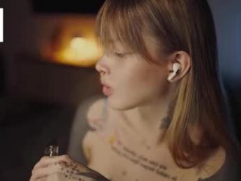 mileeena webcam model stream image