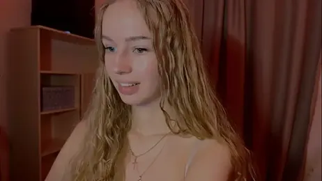 LunaCrave webcam model stream image