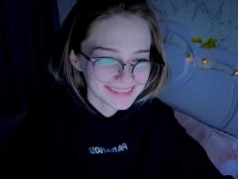 vialeta-baby webcam model stream image