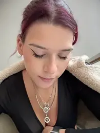 RiriRoseey webcam model stream image