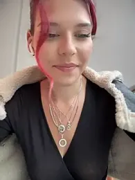 RiriRoseey webcam model stream image