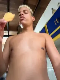 MrLeoLatino webcam model stream image