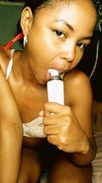 Joelinah webcam model stream image