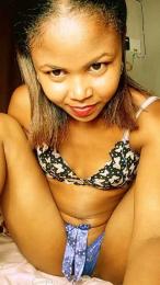 Joelinah webcam model stream image