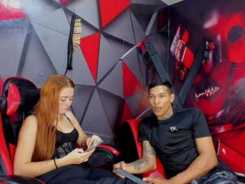 Hana-and-Zeta webcam model stream image