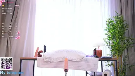 LynBardon webcam stripchat model stream image