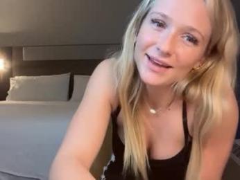 korinaluvv webcam model stream image