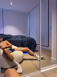 TheDomTop webcam model stream image