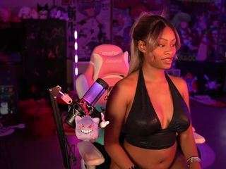 lovenzia webcam model stream image