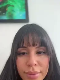 LaraHenao webcam model stream image