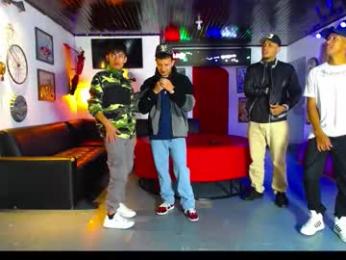 extrangers webcam model stream image