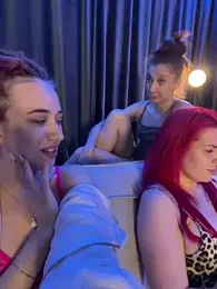 RollingGirlzzz stripchat stream image