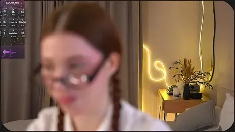 HappyVivy stripchat stream image