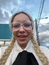 babydolll stripchat stream image