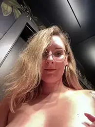 The_Snowwhitee stripchat stream image