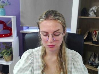 Soft-Zoey bongacams stream image