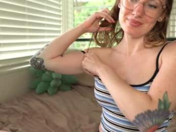 emma_ruby chaturbate stream image