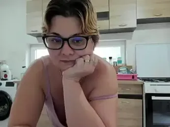 Julia35 stripchat stream image