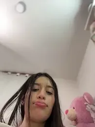 Emmily_19 stripchat stream image