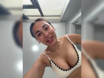 wlcm2talilia bongacams stream image