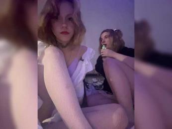 Molly-and-Ewa bongacams stream image