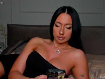 qsstess bongacams stream image