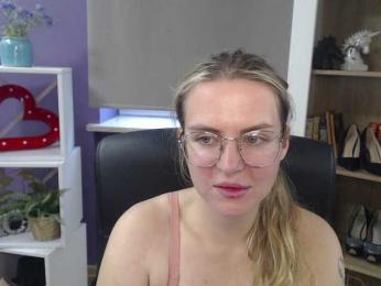 Soft-Zoey bongacams stream image