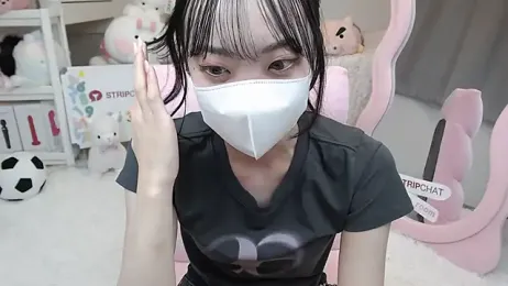 momo_room stripchat stream image