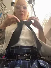 babydolll stripchat stream image