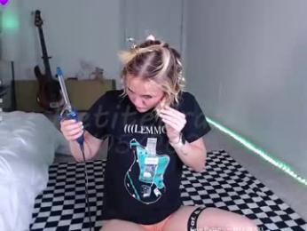 petitebrat chaturbate stream image