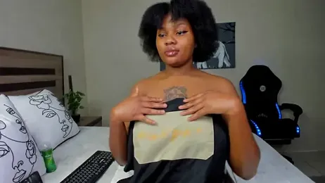 Renee-18 stripchat stream image