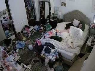 voyeurcam-hornyhostel-02 camsoda stream image