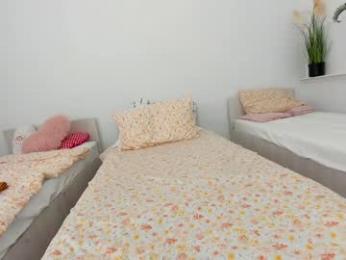 ehotlovea chaturbate stream image