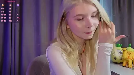 DaisyElmers stripchat stream image