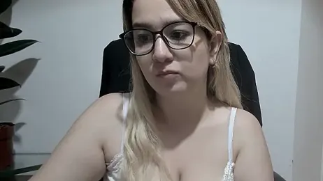 amooraaamoon stripchat stream image