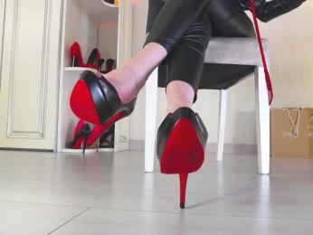 Femdomheels bongacams stream image