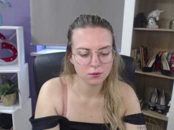 Soft-Zoey bongacams stream image