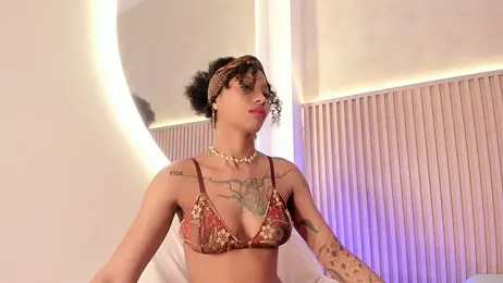 daiana_curly stripchat stream image