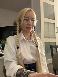 babydolll stripchat stream image