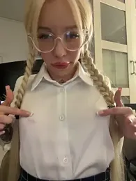 babydolll stripchat stream image