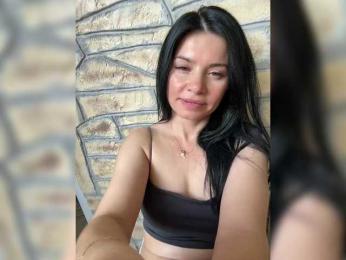 Ylia21112 bongacams stream image