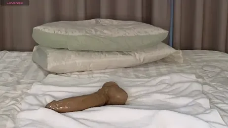 LucyNuty stripchat stream image